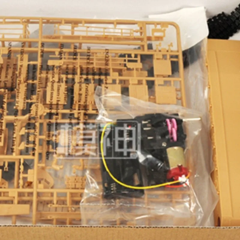 

WSN 00334 1/35 U.S.M1A1HA ABRAMS Tank Electric Armored Model Car Kit Motor TH07773-SMT2