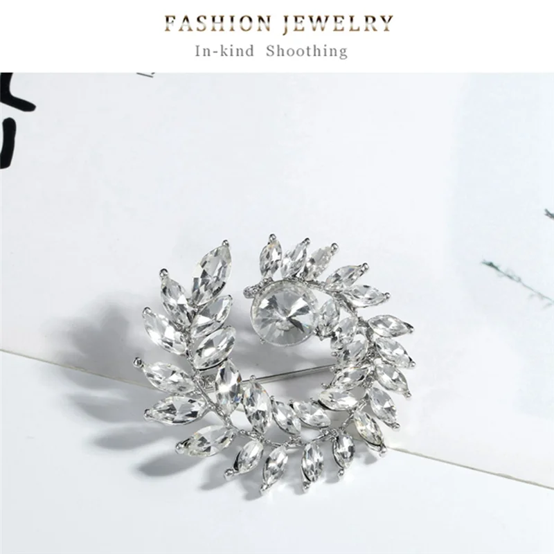 -AAIMA Shining Round Flower Brooches For Women Unisex Crystal Big Flower Party Office Brooch Pin Gifts