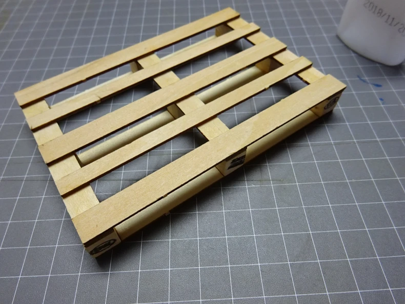 1 Set Mini Cargo Wooden Pallet for Tamiya 1/14 RC Truck Tipper Scania Actros RC Crawler TRX4 TRX6 SCX10