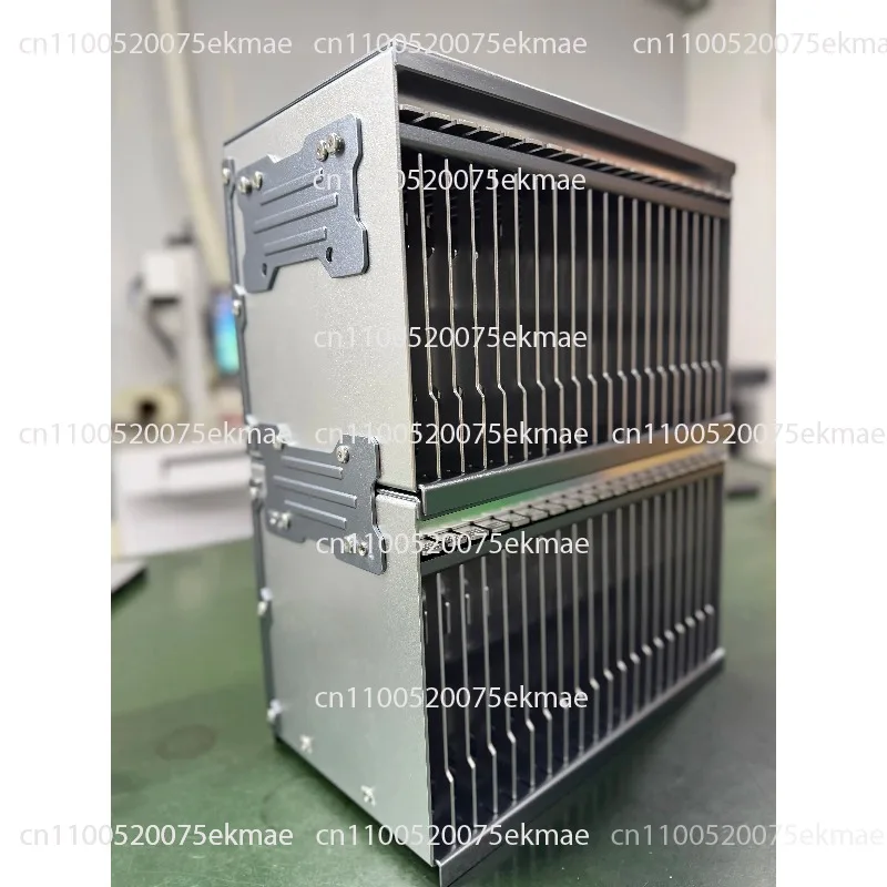 Classic Cyberpunk Press‑Pop Metal CD Storage Box, Snap‑Close Hard Shell Disc Collection Container