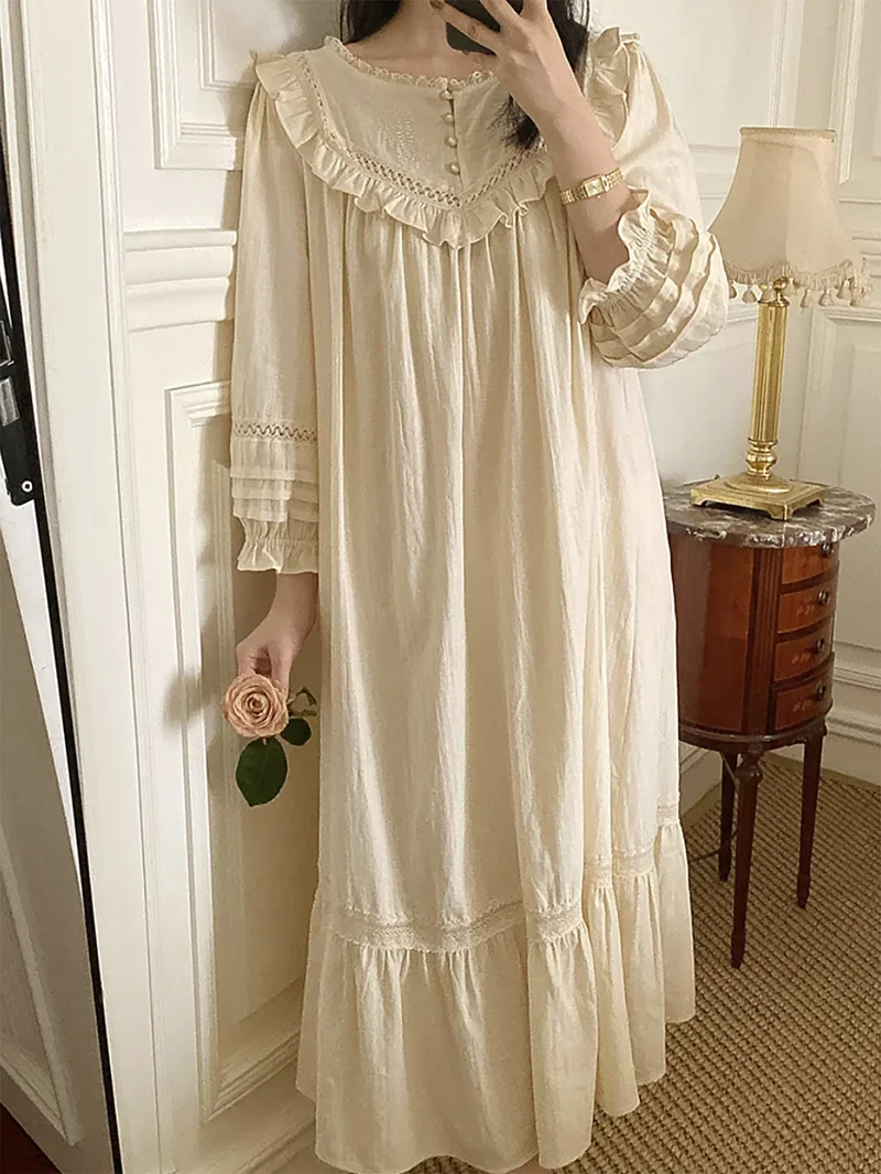 Vintage Women\'s Sleepwear Princess Dress Royal Style Cotton Cream-colored Embroidered Pajamas Sleepshirts Lace Nightgown Nightie