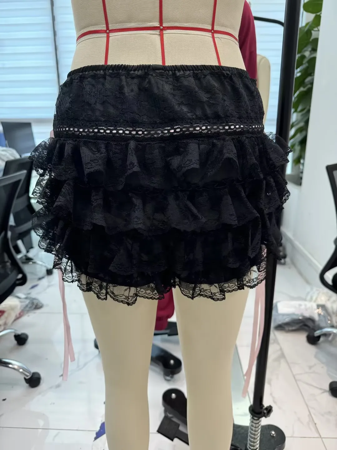 Kobiety Kawaii koronkowe Bloomers spodenki z falbanką warstwowe spodnie w kształcie dyni Lolita śliczne Pettipants seksowna kokietka szorty mikro dna