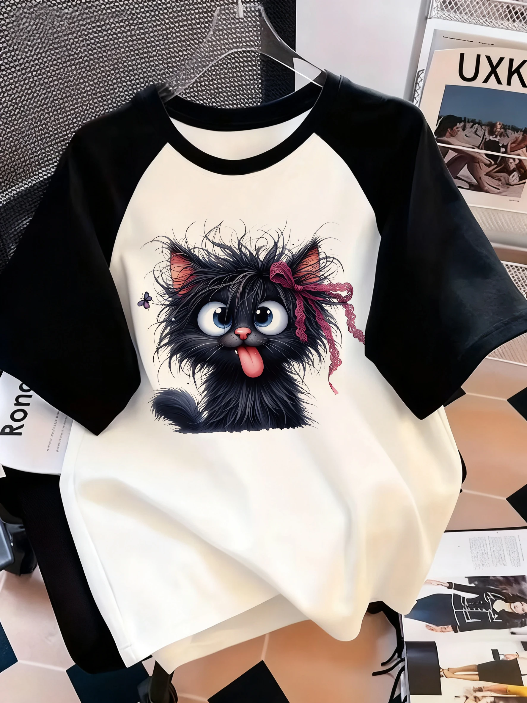 T-Shirt Mode 2000er Jahre Schwarze Sarkastische Katze mit Roter Schleife T-Shirt Grunge Kurzarm-Oberteil Frühling Sommer Damenkleidung Mädchen