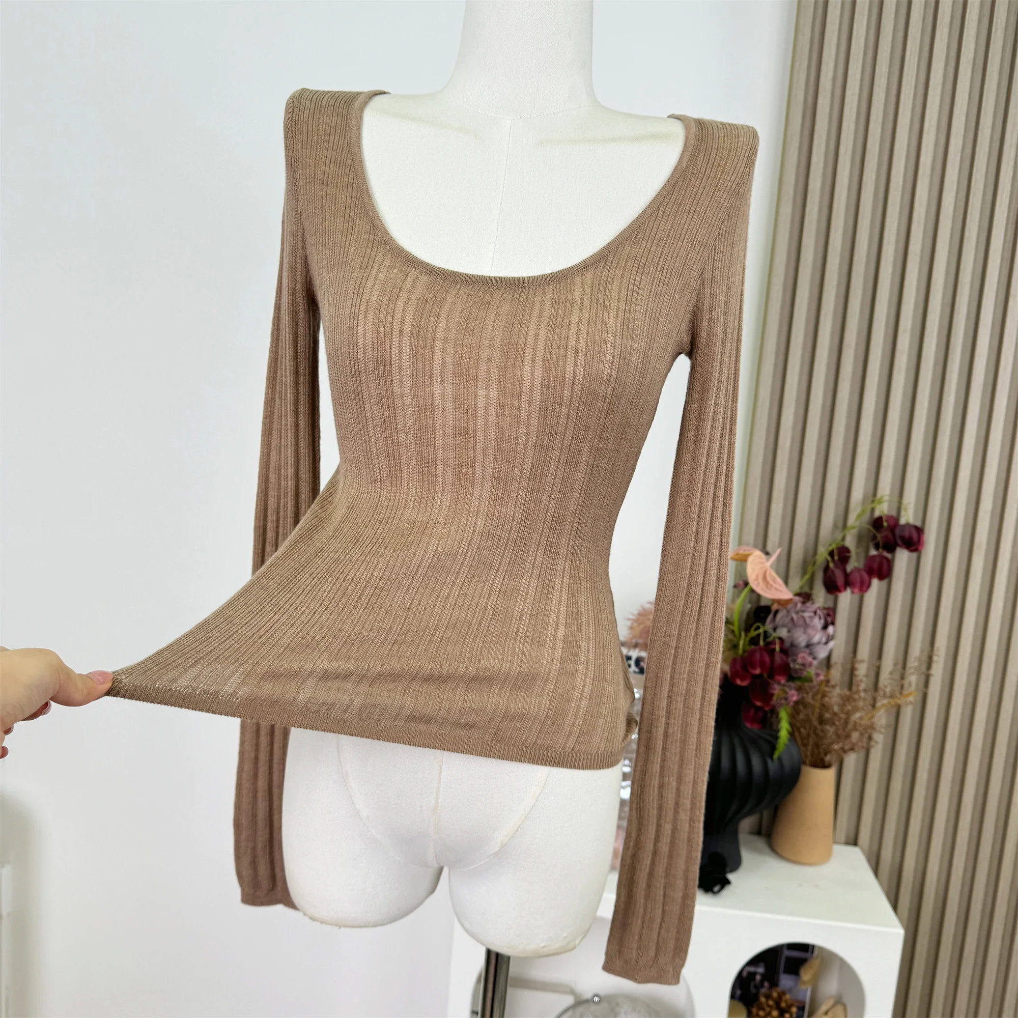 مريحة المرأة محبوك قاعدة قميص U الرقبة طويلة الأكمام سترة الخريف الشتاء التخسيس الصوف مزيج البلوز F359