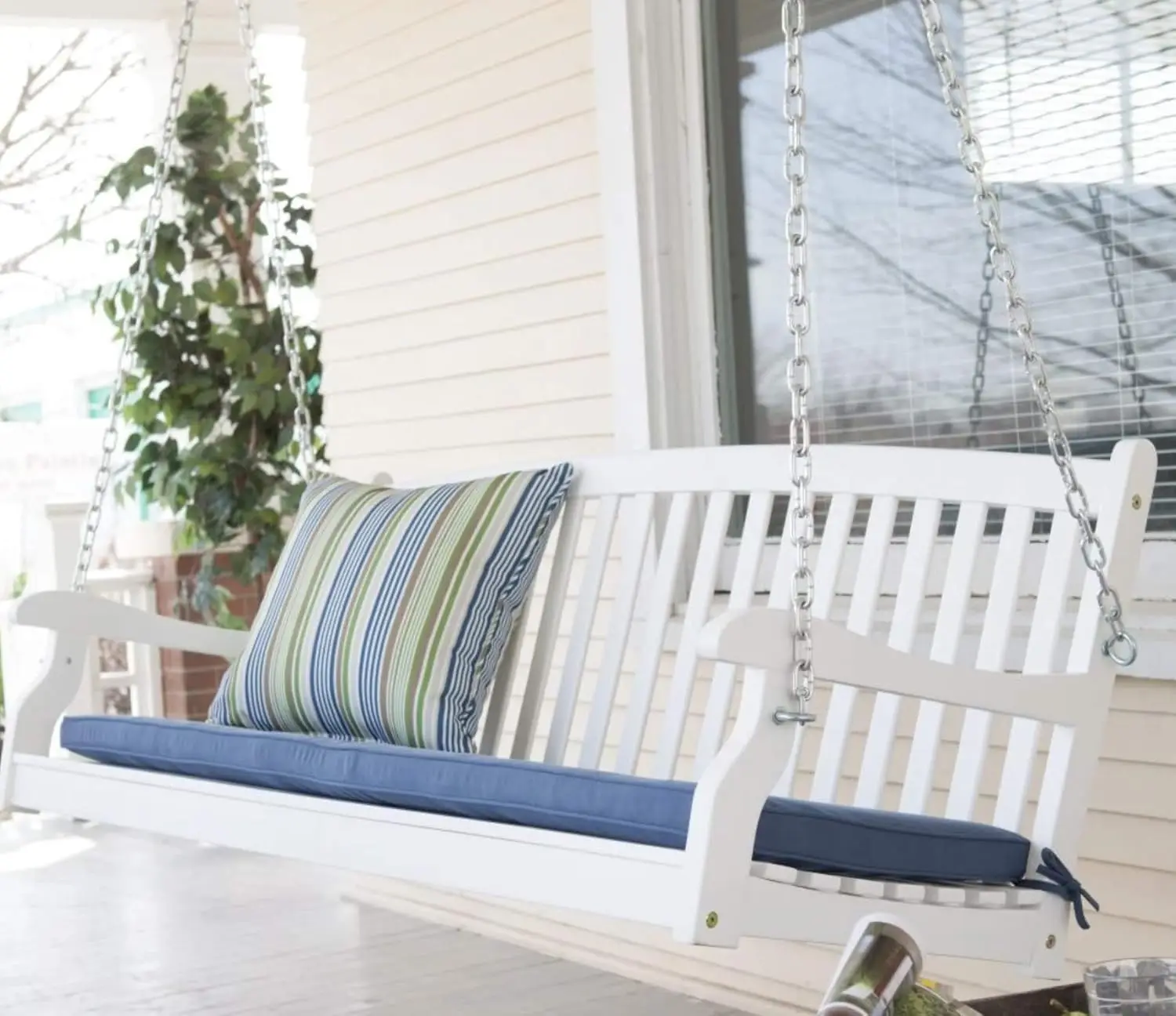 Traditional Country White Hardwood Slatted Patio Porch Swing 4 Foot