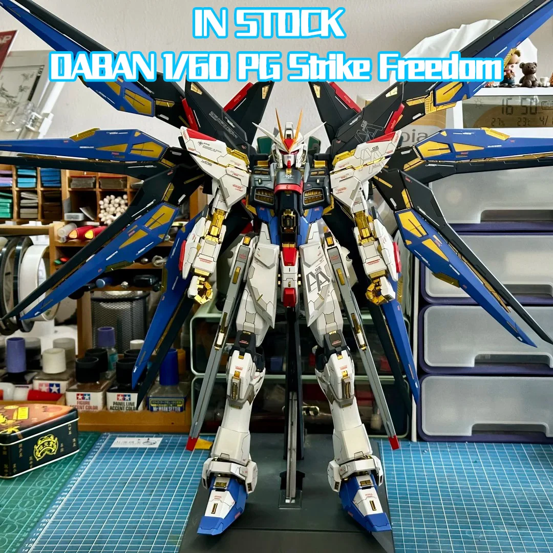 

В НАЛИЧИИ: Сборная модель Daban PG Strike Freedom в масштабе 1/60 с комплектом фар, в цветной коробке, коллекционная игрушка для фанатов.