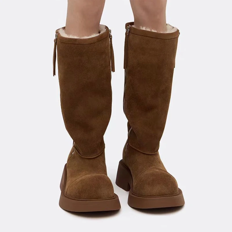 

Теплые женские высокие сапоги на меху. Дизайнерская замшевая модная обувь. Зимние зимние сапоги на высоком каблуке. 2025 Новые короткие плюшевые сапоги до колена Botas Femme.