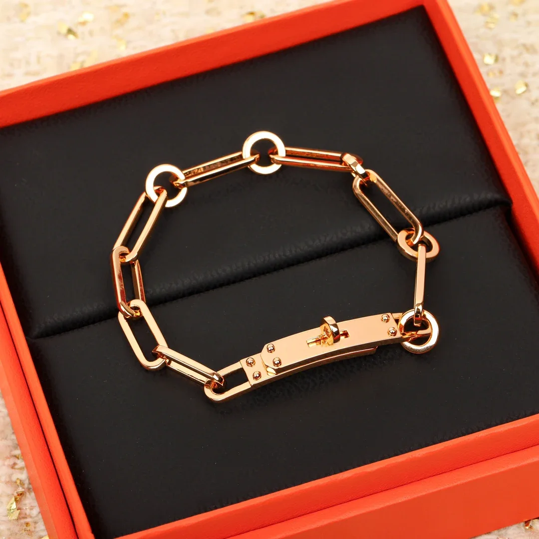 

2024 Europe Designer Rose Gold Chain Luxury Bracelet Woman Top Quality Jewelry Trend