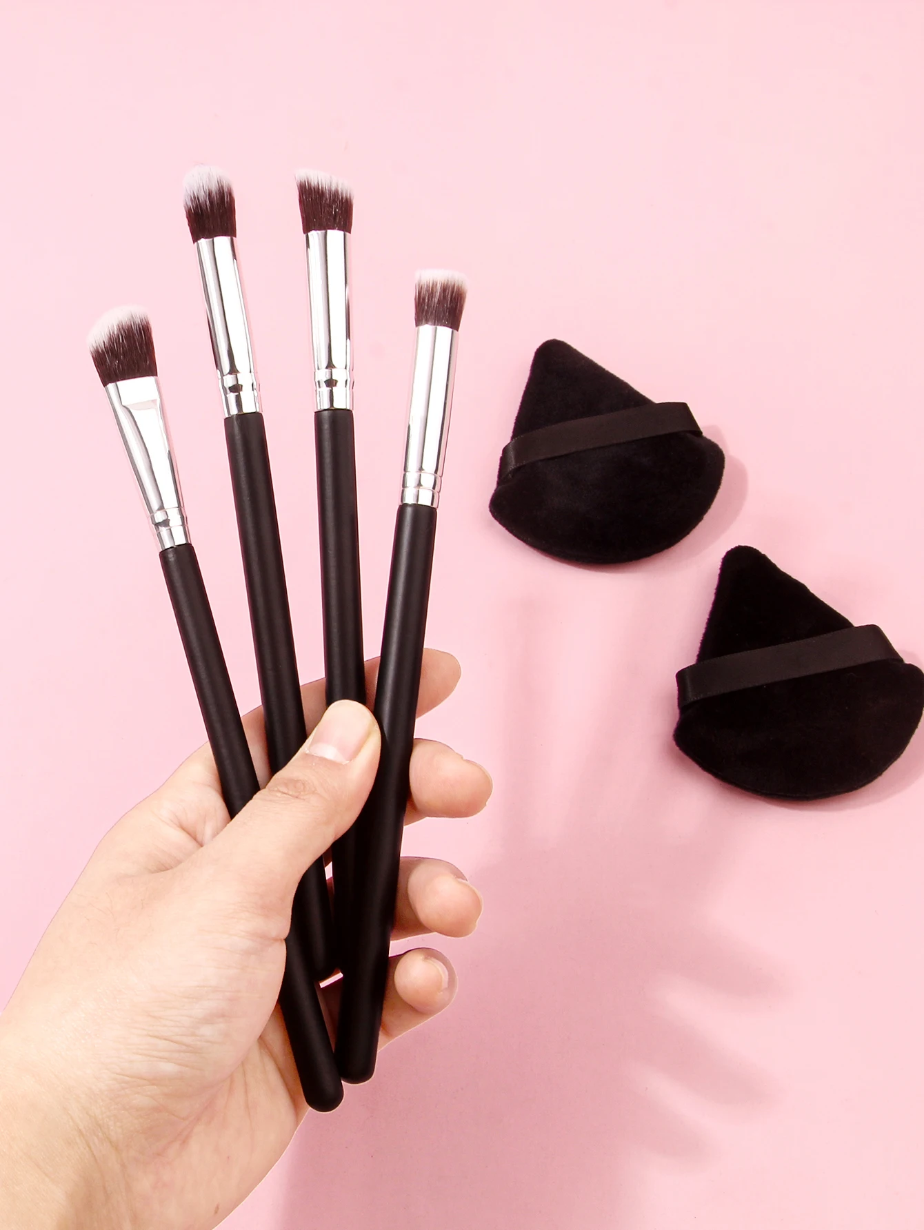 Set di pennelli per trucco di alta qualità da 2/4/6 pezzi, pennello per ombretto, pennello per smuder, pennello per copri occhi e strumenti di bellezza per soffio di cipria a forma di ventaglio