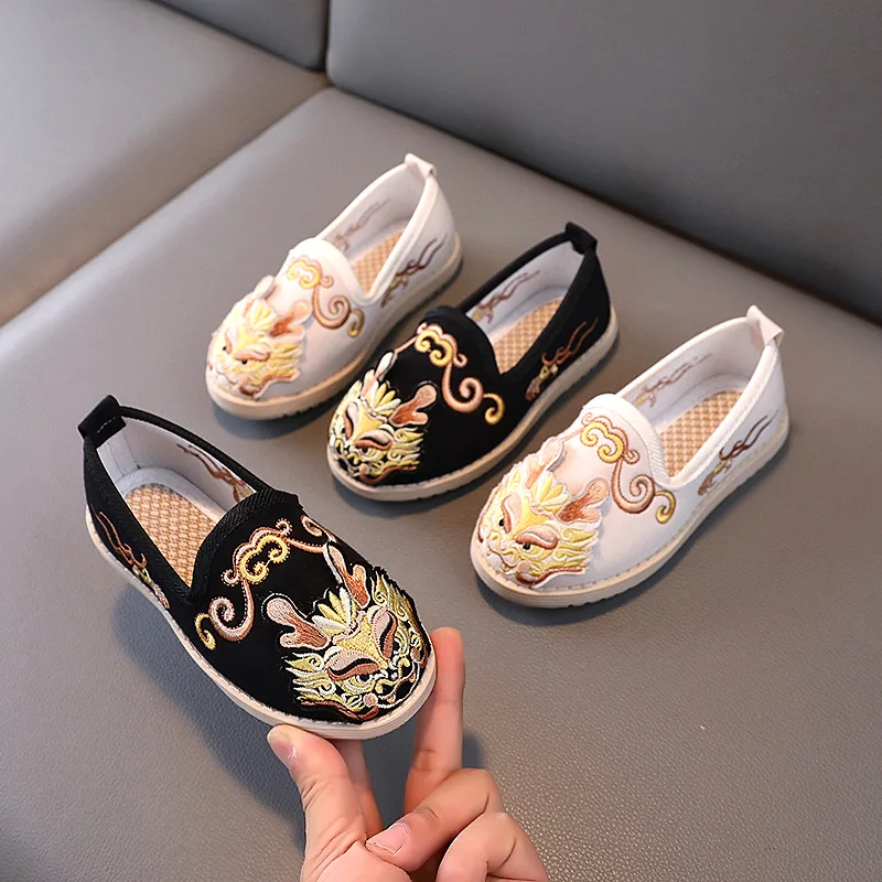 

Удобная обувь для мальчиков, обувь из хлопчатобумажной ткани с вышивкой дракона в китайском стиле для мальчиков, детская обувь на плоской подошве с мягкой подошвой