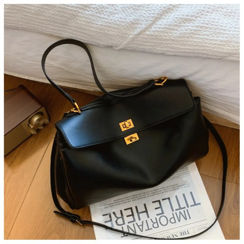 

Luxury Ladies Shoulder Bag Made Of Premium Leather Boasting Paris High-End Vintage Neat Spacious Daily Look​