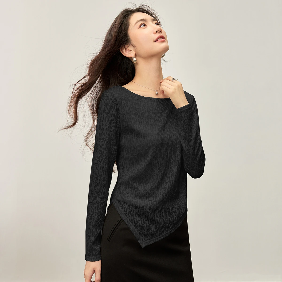 

SENTUBILA Women’s T-Shirts Knit Slash Neck Long-Sleeved Elastic Lace Tees 2026 Autumn Straight Floral Embossed Tops 153SA2375