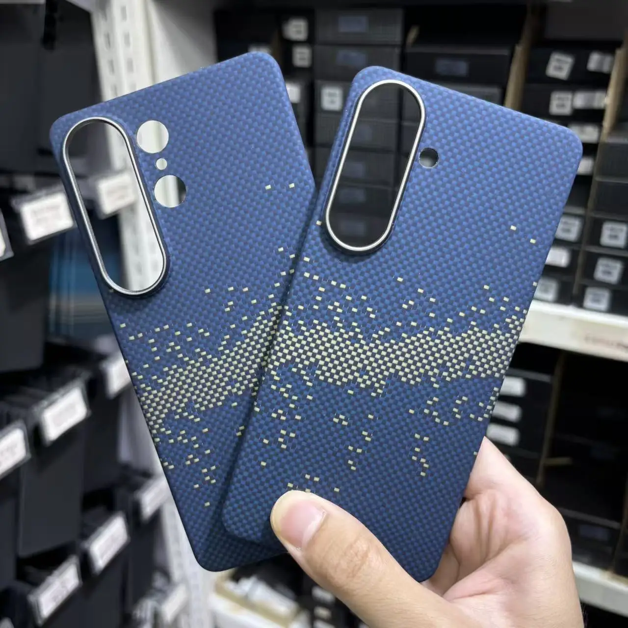 Compatible with the Samsung S26 Ultra A lightweightimpactresistant aramid fibre mobile phone case for the 26Plus featuring a