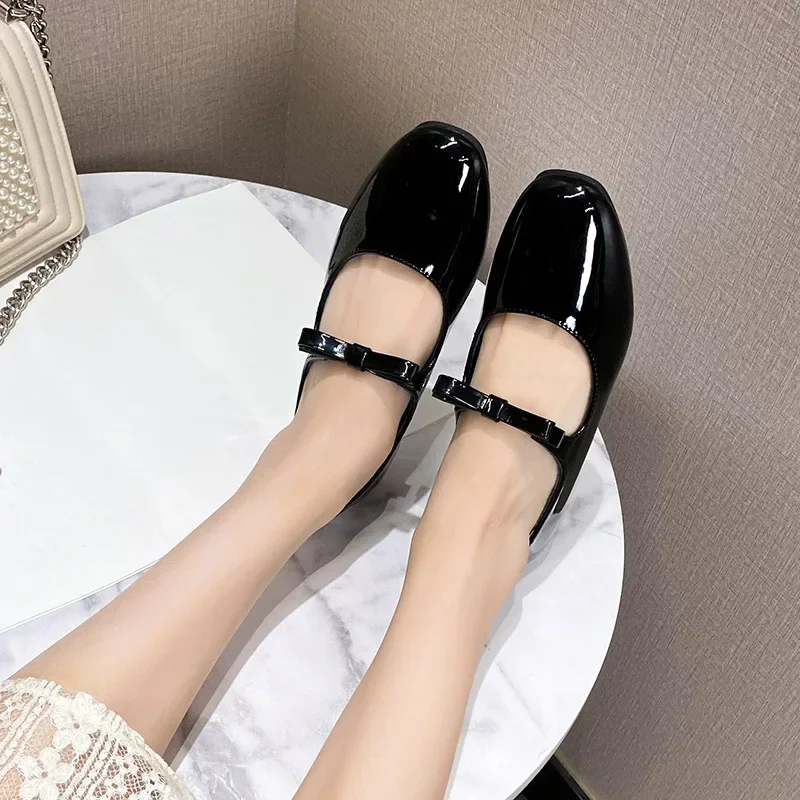 Nuove donne della moda primaverile e autunnaleParagrafo Baotou Bow Ballet Scarpe singole con suola morbida per donna con suola piatta con cinturino dritto