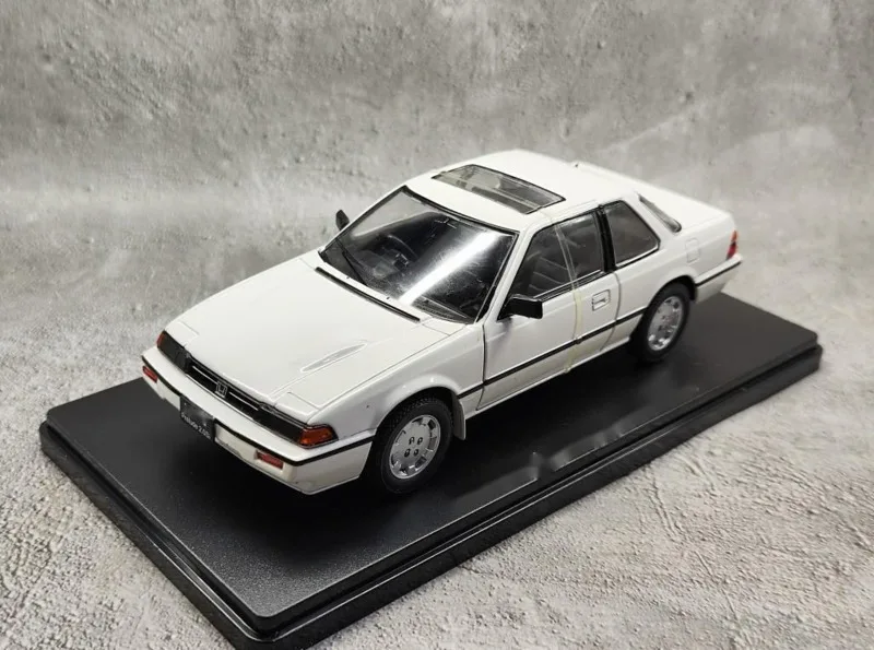 

1/24 New Arrival Special Price Diecast Metal Rare Japanese 1985 Classic Vintage Car Model Furniture Display Collection Toys