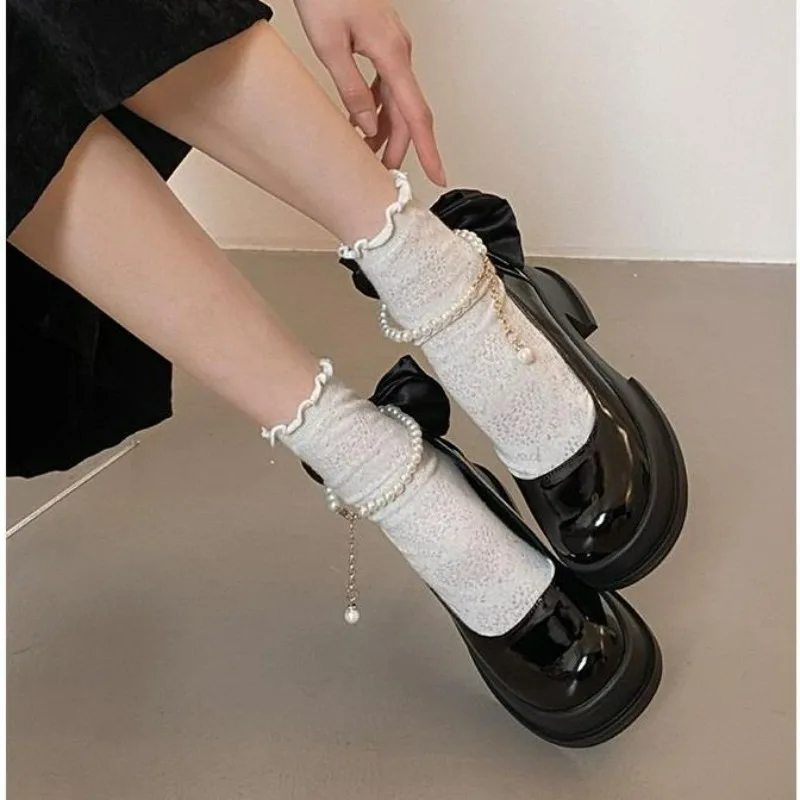 Tacchi alti elegante fiocco punta quadrata dรฉcolletรฉ da donna di moda nera tacco spesso festa di nozze scarpe da sposa in pizzo di perle scarpe Mary