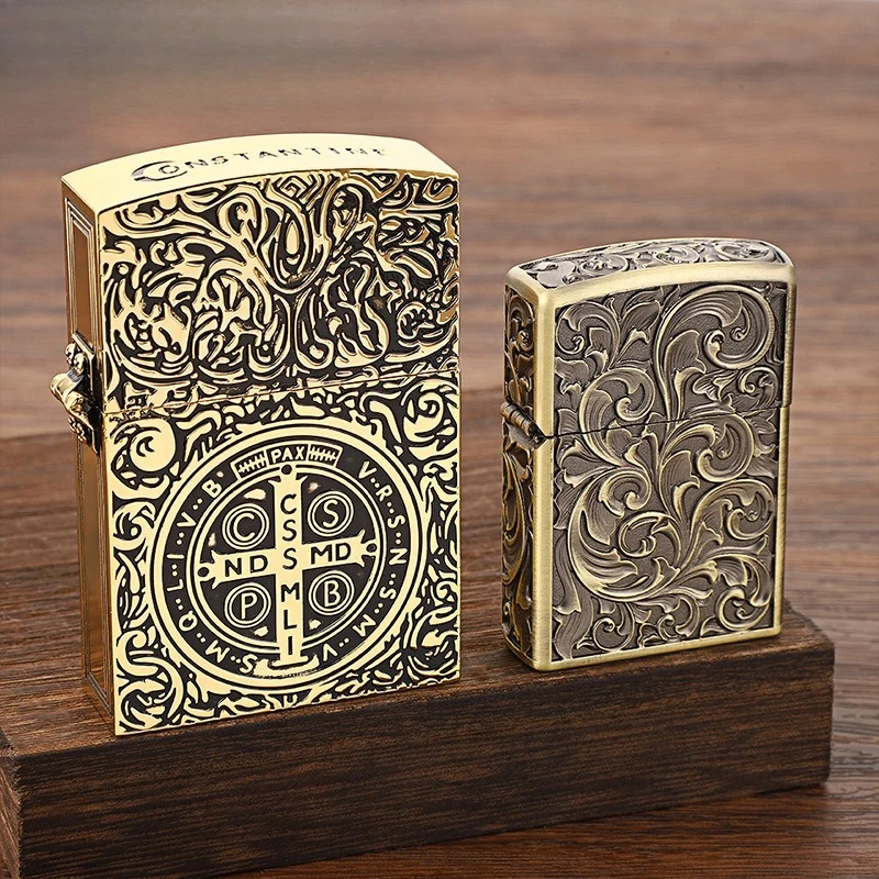 ولاعة الكيروسين الكبيرة من قسطنطين زورو، آلة درع، نقش بستة جوانب مرجحة وموسعة، هدية رجالية راقية