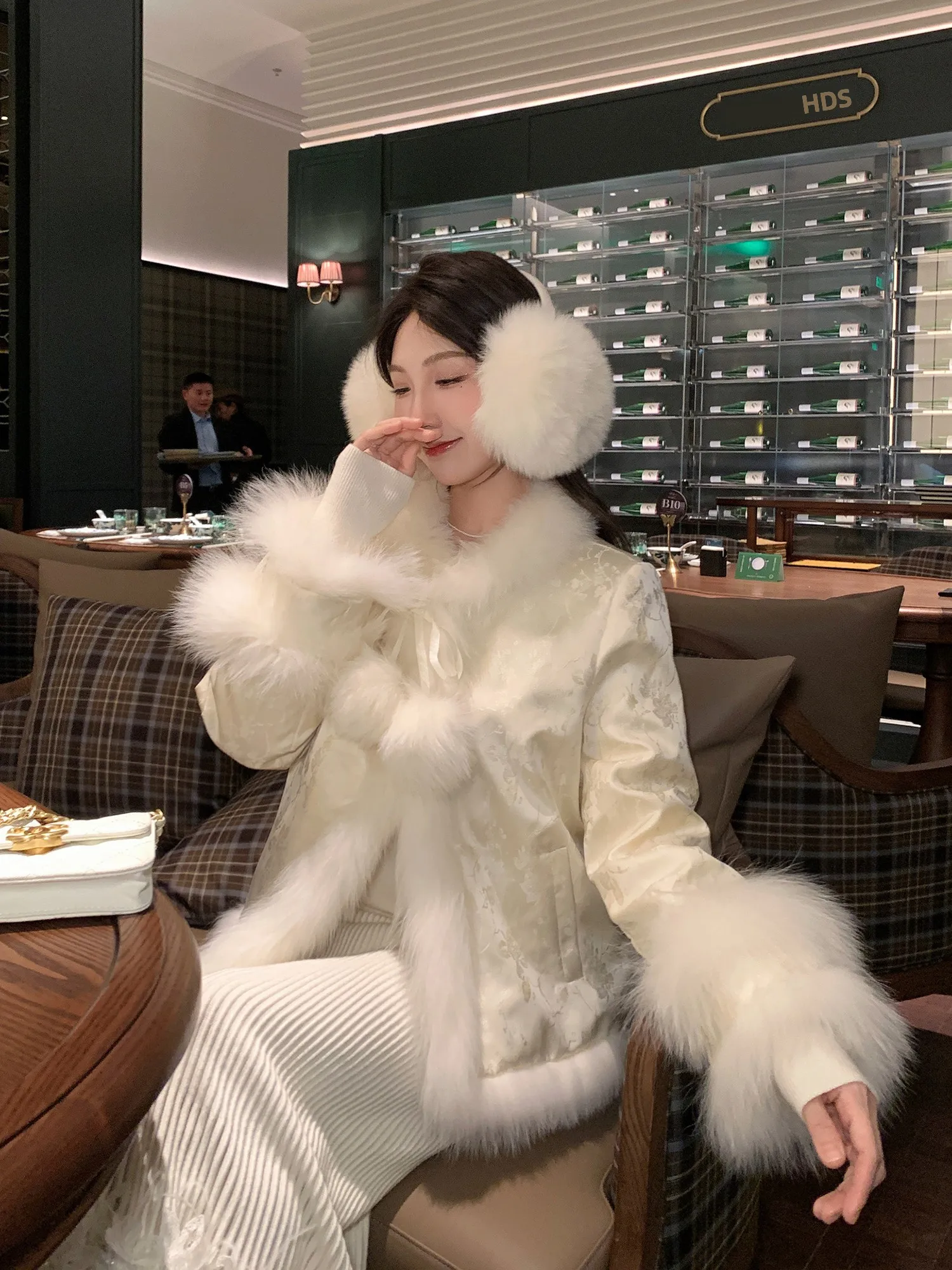 

Модная женская зимняя куртка из гусиного пуха 2025 года, новая, в стиле ретро, с элементами китайского национального стиля, верхняя одежда, теплая, длинная, на молнии