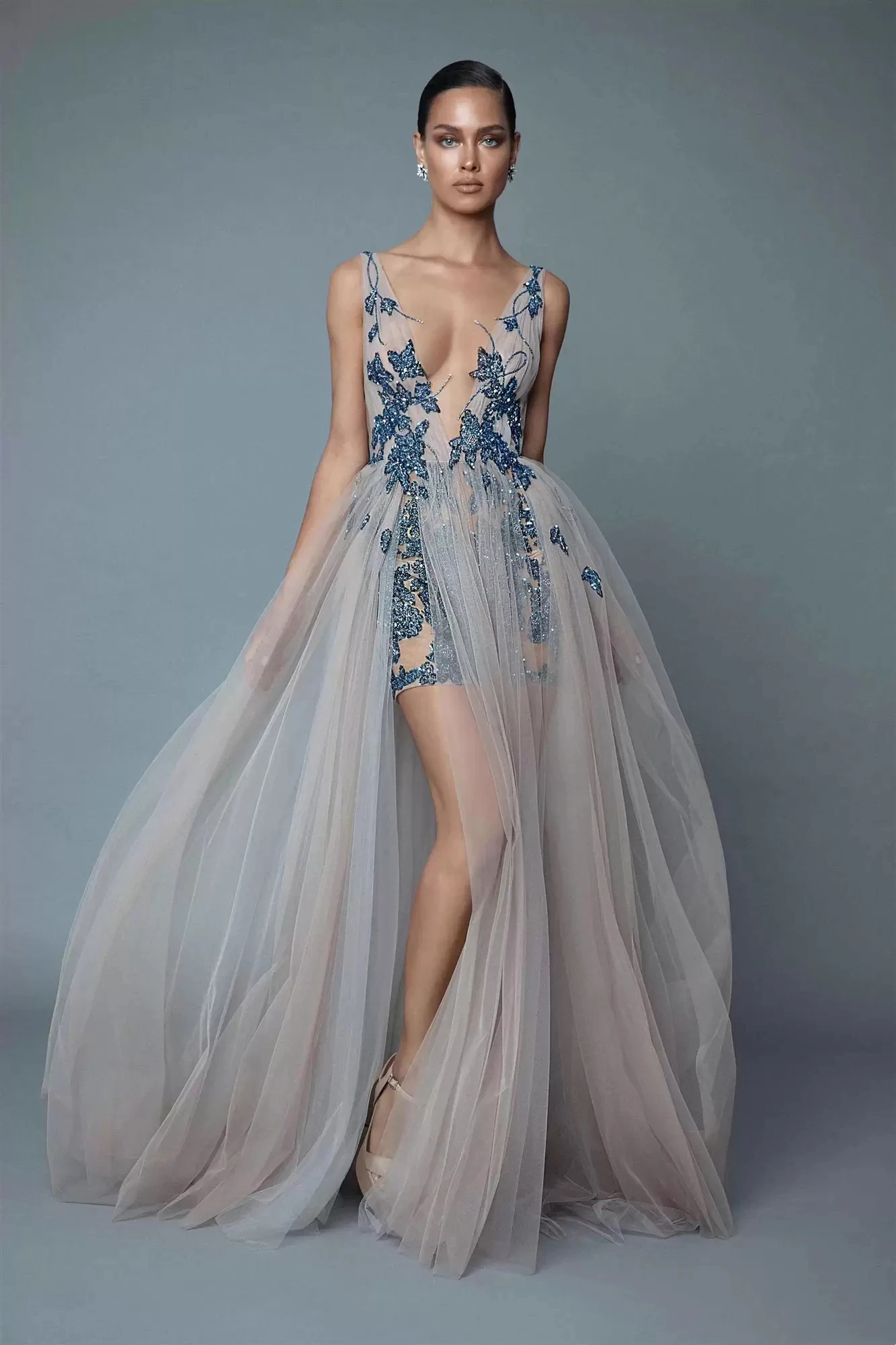 Abito da sposa Sexy da spiaggia senza schienale laterale con spacco alto abiti da sposa lunghi in Tulle Appliques di pizzo abiti da ricevimento per la sposa Boho estivi con perline