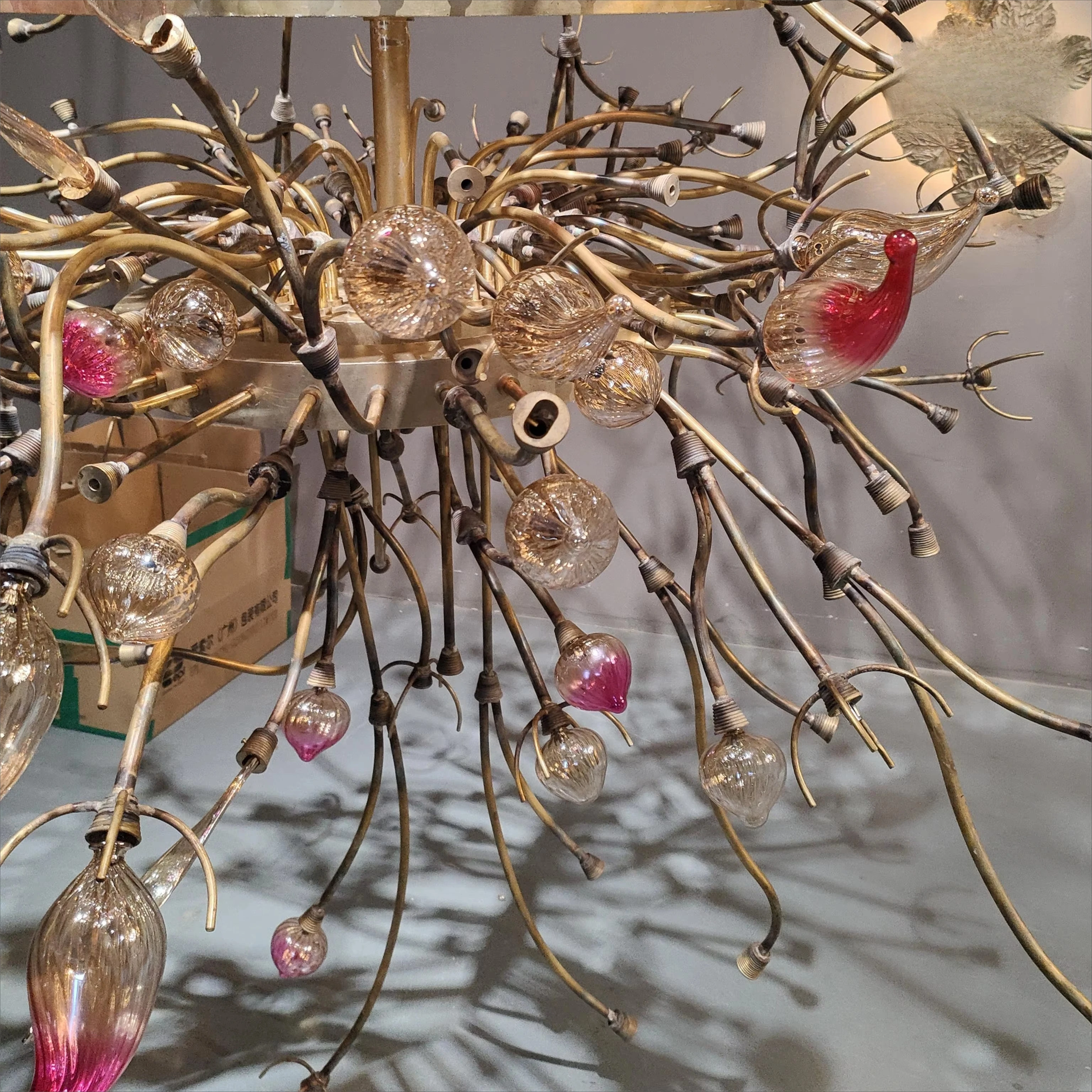 Modern luxury hotel, villa lobby floor lamp tree branch glass with LED light source non-standard project