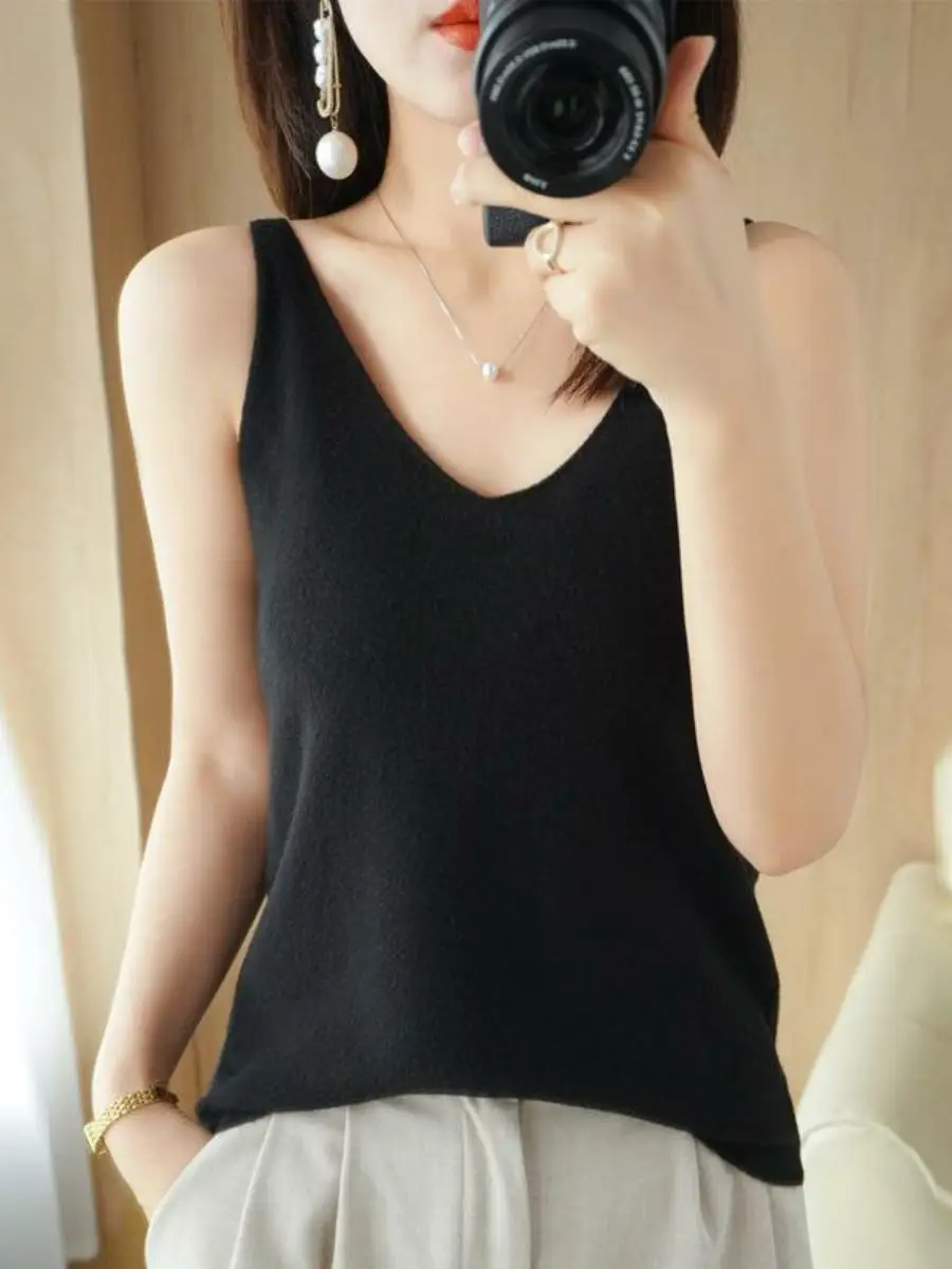 

New 2024 Spring Summer Knitted Svel Vest Women's V-Ne Slim Fit Base Layer Bal Design Sweater Autumn Pure Color