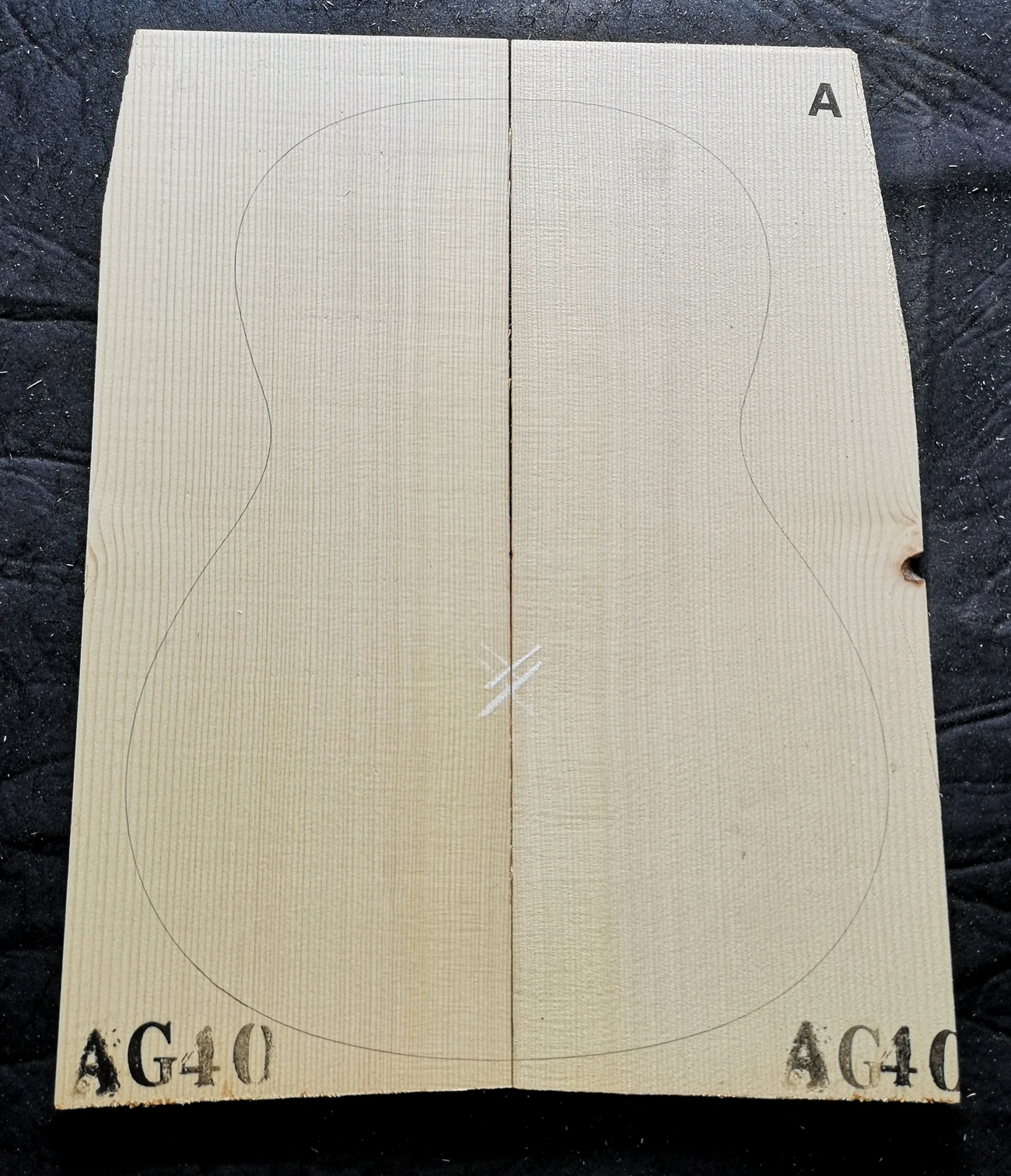 A-grade classical full single board guitar spruce panel, made in the Alps of Germany and Europe as guitar accessory material