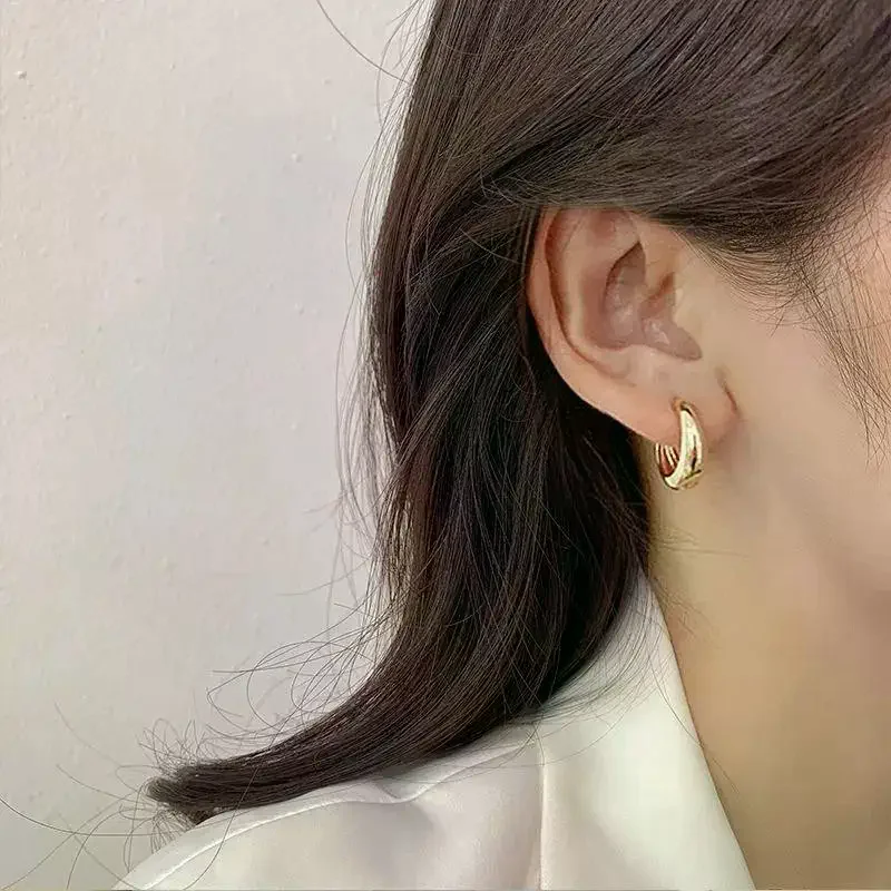 Minimalist Round Huggie Hoop Earrings 2Pcs Gold Silver Hypoallergenic Lightweight Hoops for Women Party Jewelry