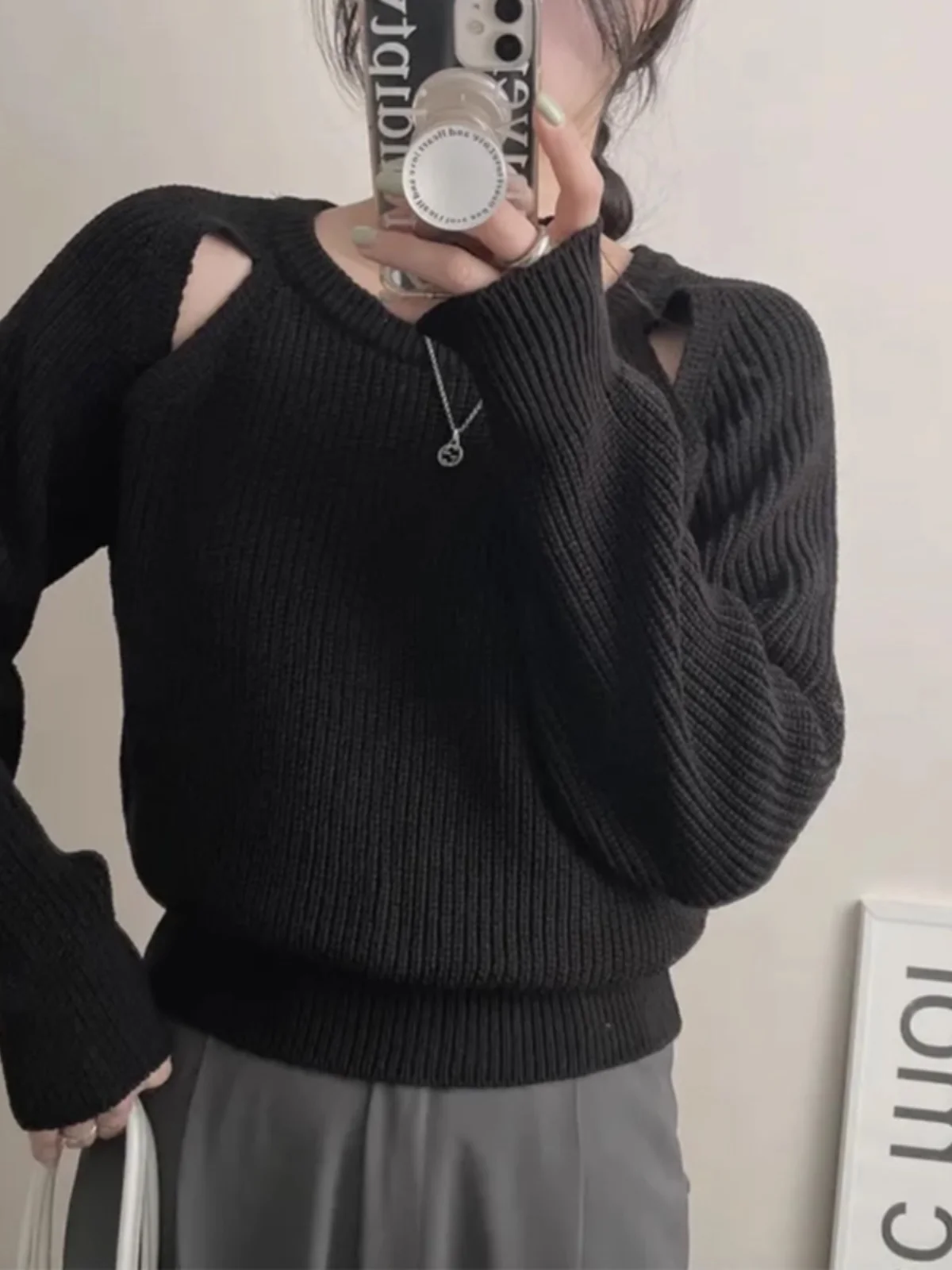 

Ele Women's Long Sve Knitted Sweater Vintage Gentle round Ne Hollow out Design Comfortable Korean Sle Commute Faion