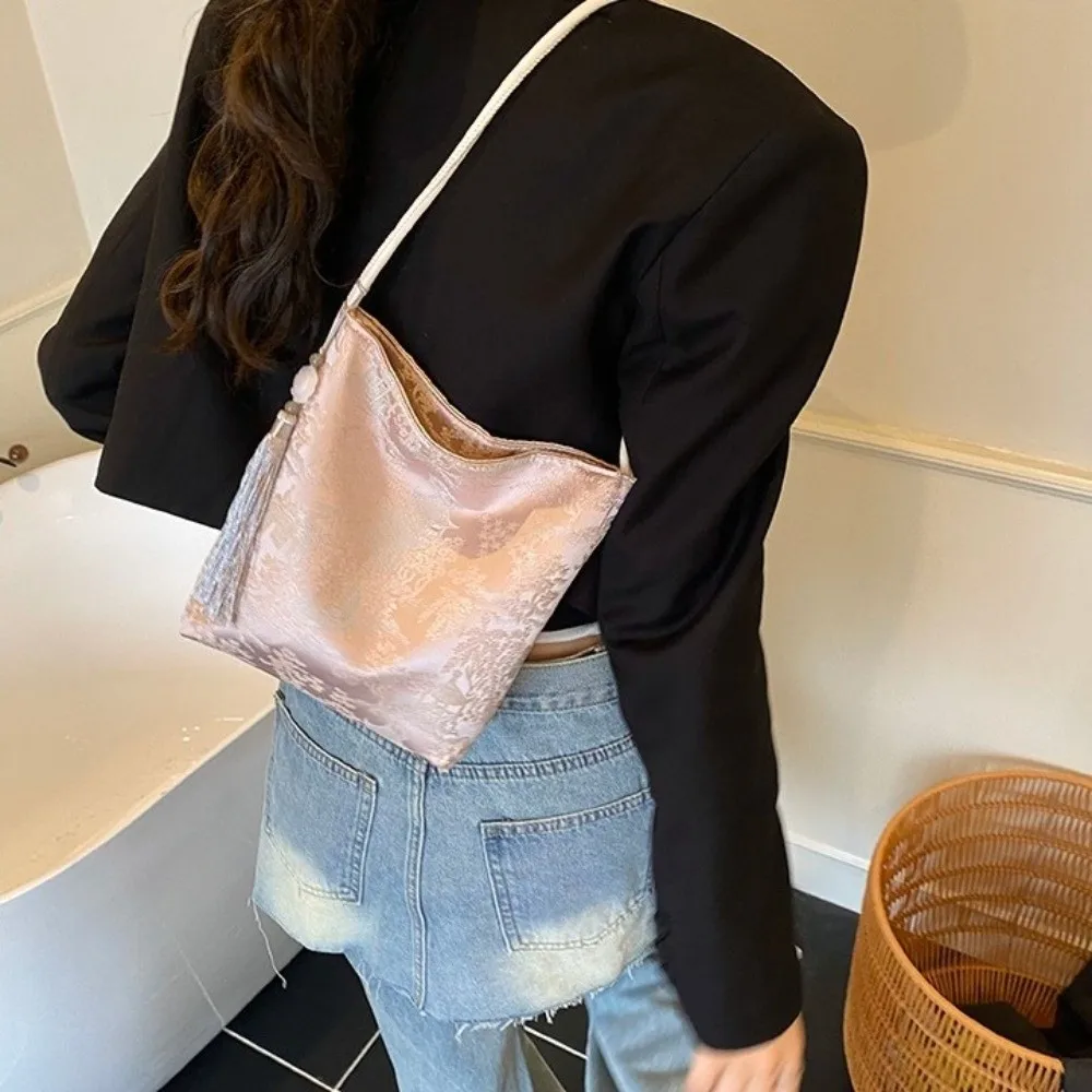 

Retro New Chinese Style Handbag Lightweight Zipper Closure Retro Shoulder Bag Large Capacity Tassel Elegant Underarm Bag Gift