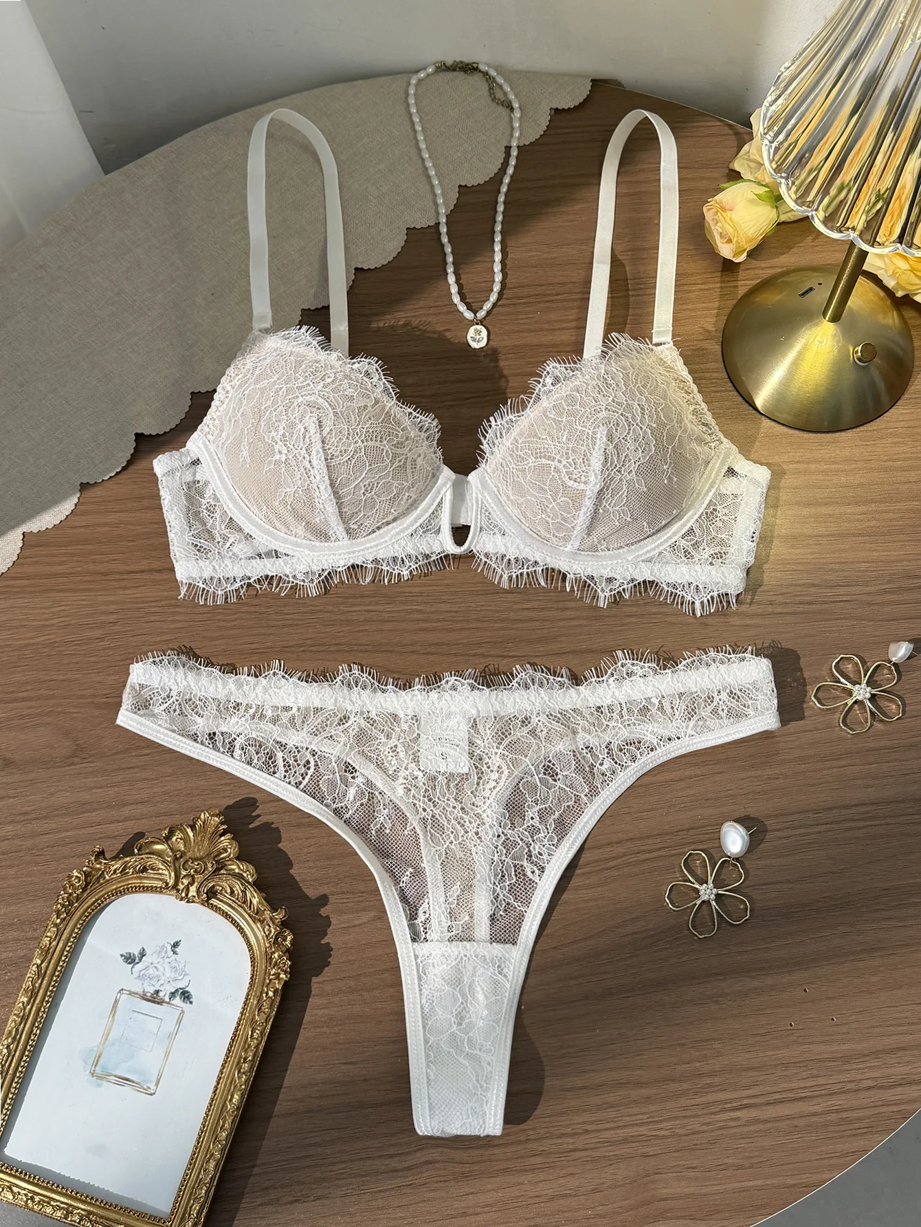 Conjunto de bralette y bragas blancas de encaje francés para mujer, conjunto de dos piezas de ropa interior sexy y fina de verano Pure Desire
