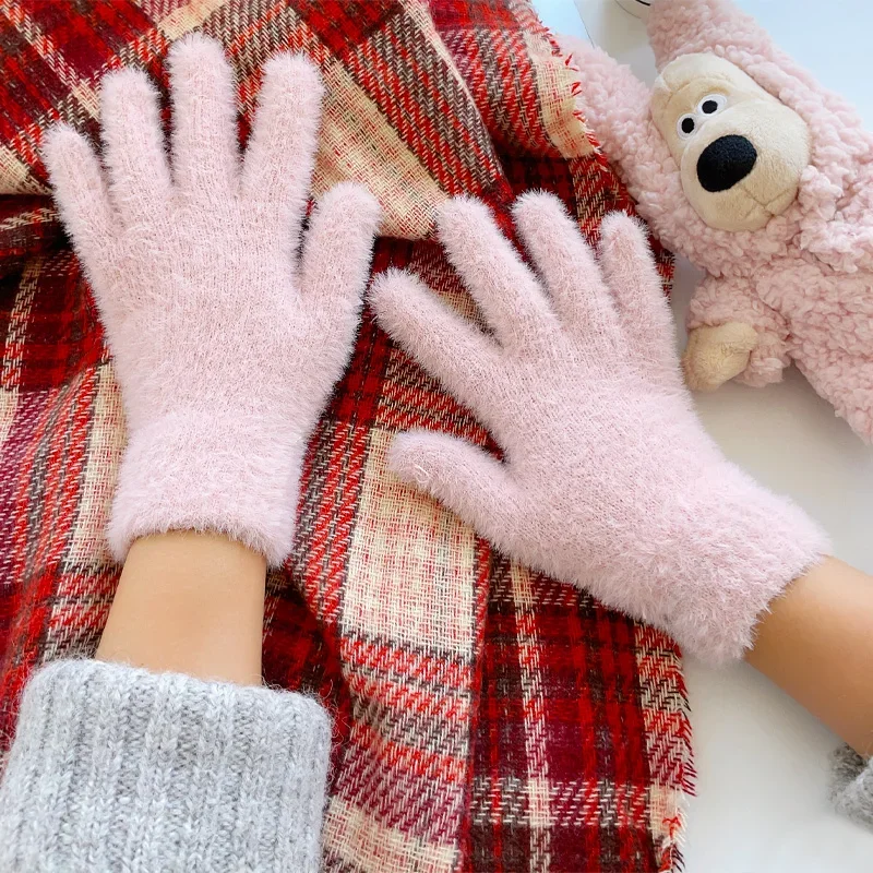 Guanti da donna a cinque dita in velluto visone invernale: peluche caldo a prova di freddo per ciclismo all'aperto tinta unita