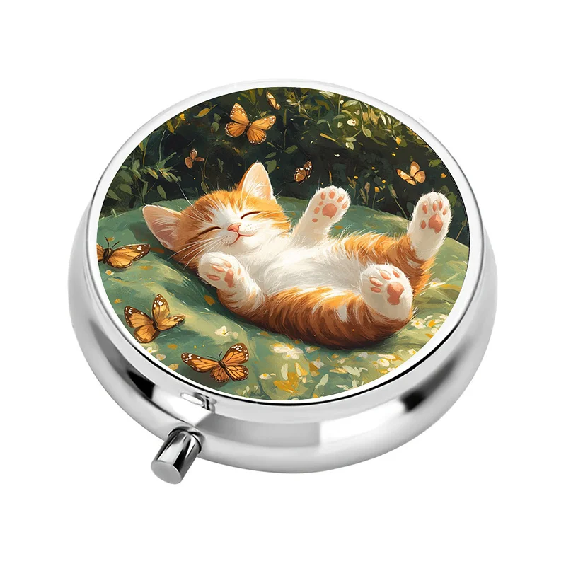 1 cute kitten-themed box with 3 compartments, storage box, for travel and vitamin storage