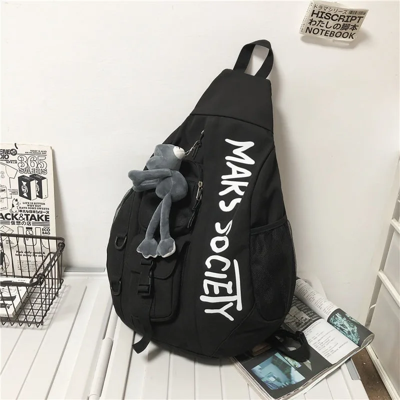 Large capacity single shoulder backpack Fashion men's crossbody bag made of nylon material Personalized trendy shopping