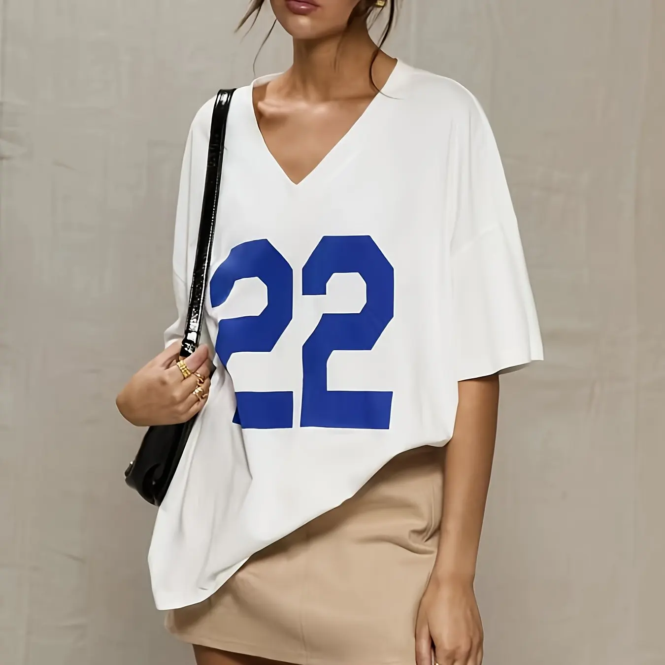 

Number 22 Print Woman T Shirt Girl Oversize Daily Top Female Creativity Streettshirt V-Neck T-Shirt Casual Clothes