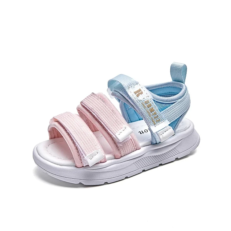 أطفال صنادل كاجوال لون الحلوى لينة أسفل الفتيات أحذية الشاطئ أصابع مفتوحة مريحة 2025 صيف جديد الأطفال الصنادل عدم الانزلاق
