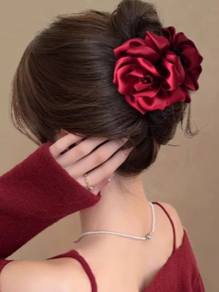 Exquisite Rosenblüten-Haarklammer für Frauen, eleganter Hai-Clip mit hervorragender Sensation, großer Rosen-Haarschmuck, Hai-Klaue – Detail 4