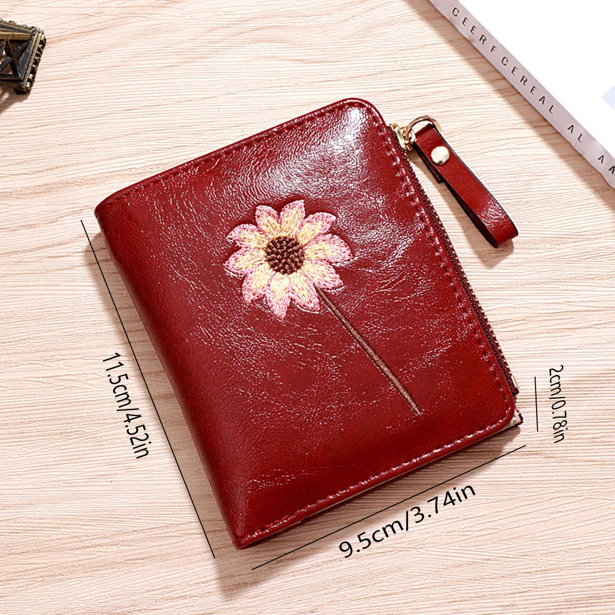 Red Retro Floral Pattern Short Wallet, Classic Clutch Purse and Coin Purse, Textured Card Holder.