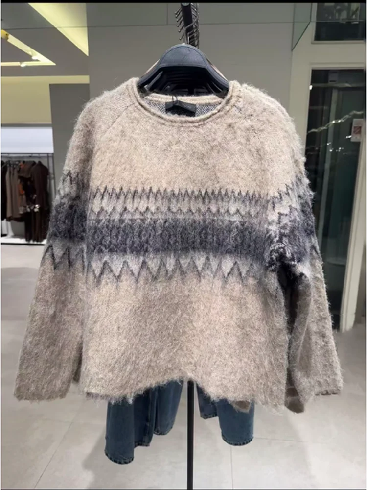 

Loose Fit Knitted Sweater round Ne Long Sve Color Blo Effect Embroidery Women's Faion Winter New Arrival 2025