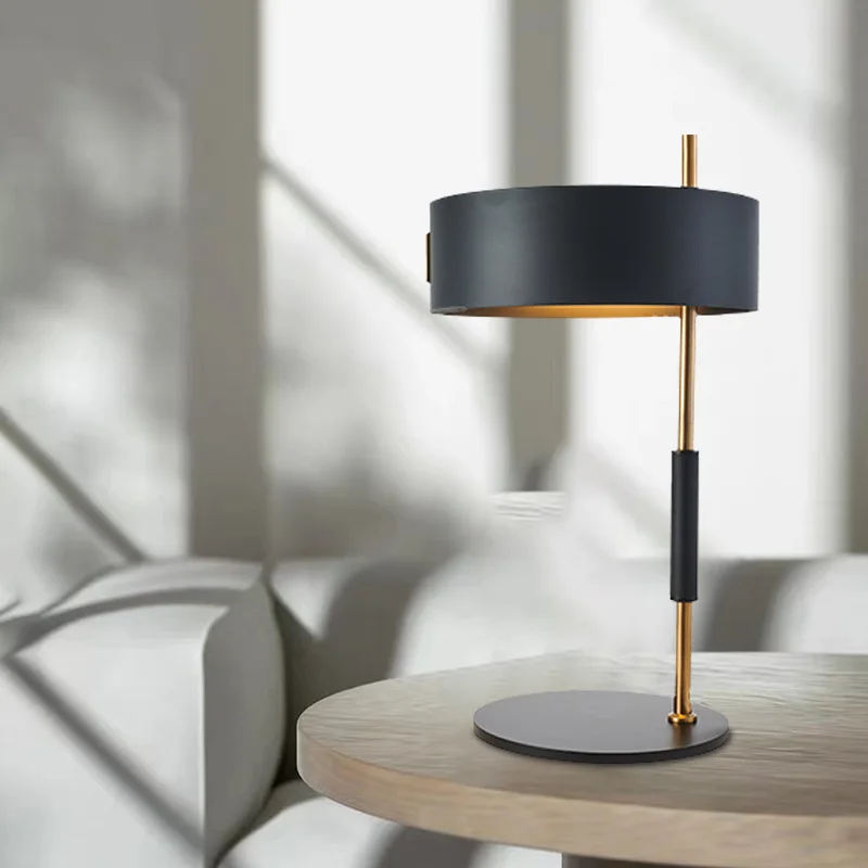 Post Modern European Style Black Gold Creative Light Luxury Table Lamp for Study Home Deco