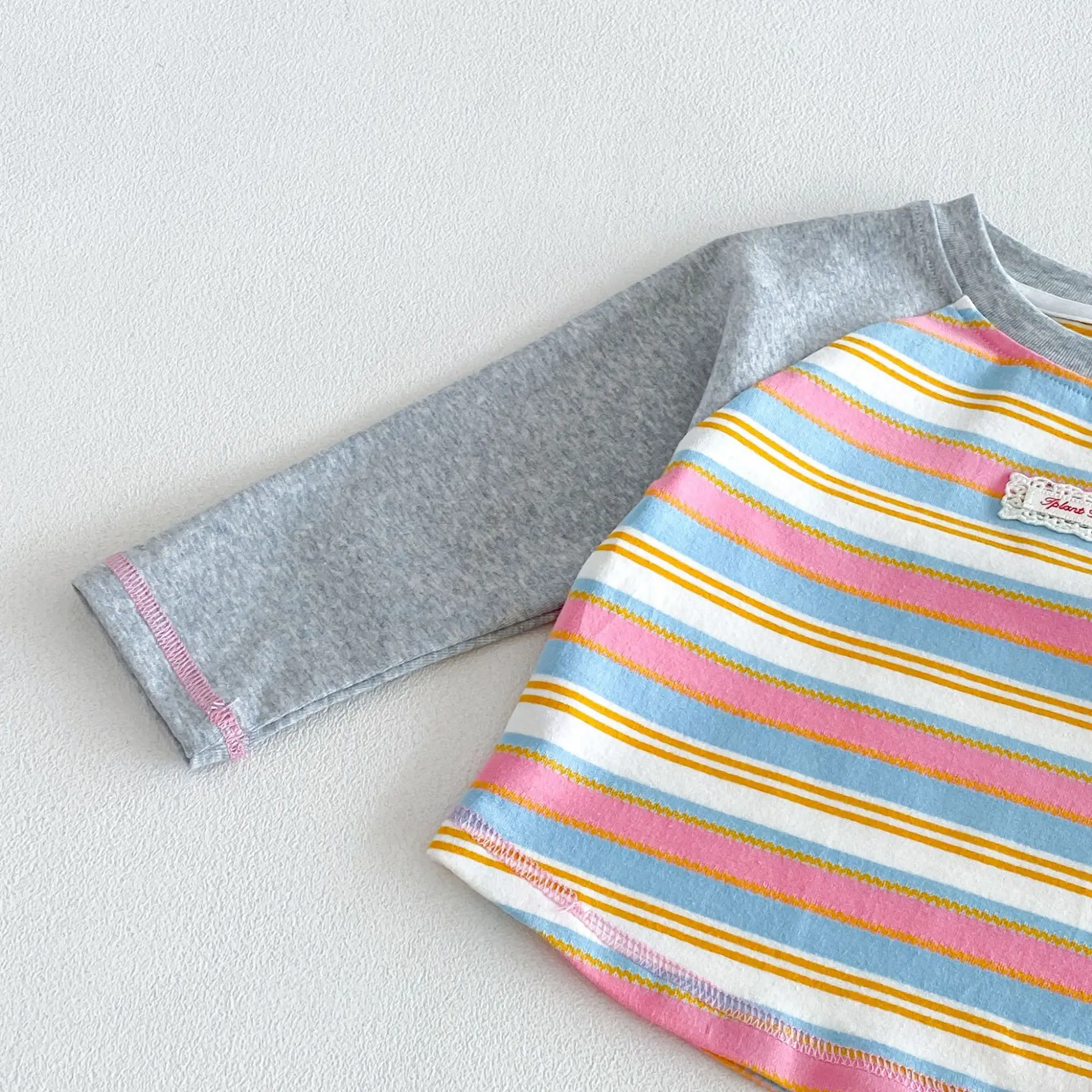 Herbst-Kinder-Langarm-T-Shirt mit Buchstaben-Aufnäher, Streifen und Farbblockierung für Mädchen und Jungen, Weiche Baumwolle Kinderkleidung – Detail 18