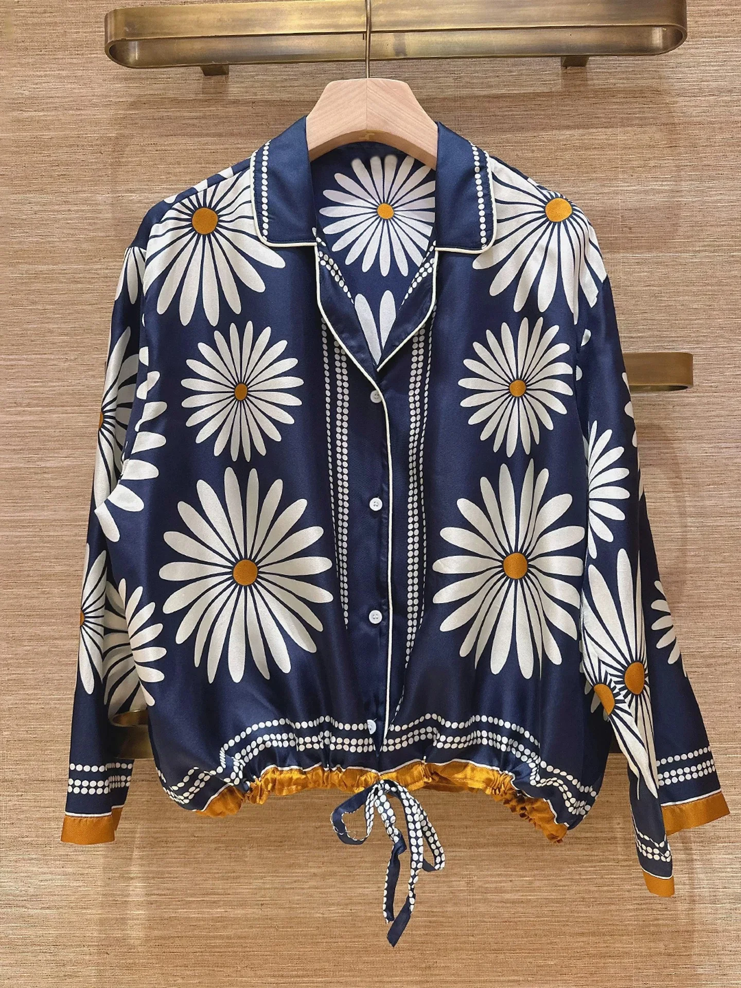 

Гладкая винтажная блузка с принтом ромашек, на шнуровке, свободного кроя, женская, модная, весна 2026, дышащий полиэстер, длинный рукав