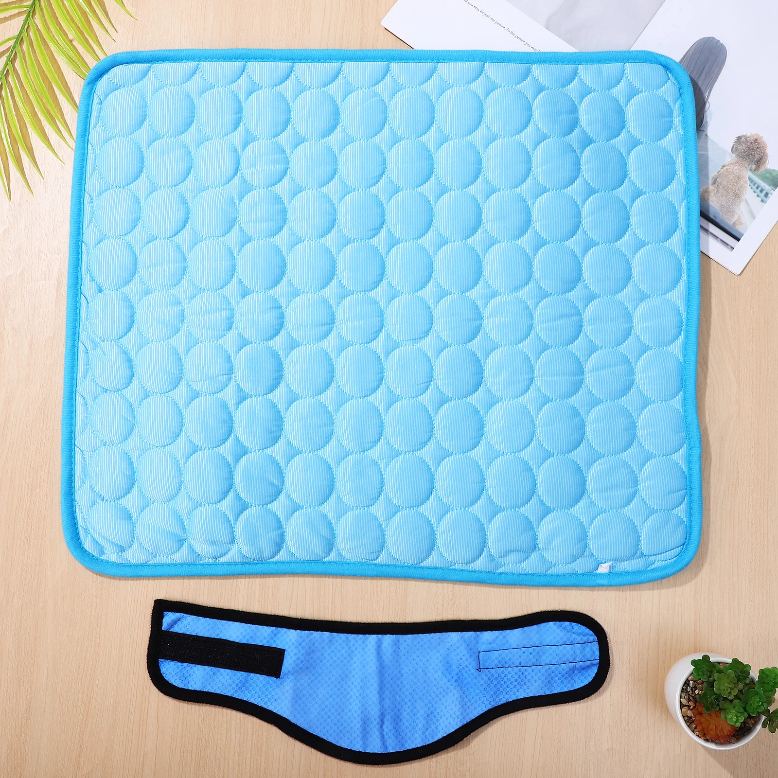 

Dog Ice Silk Mat Pet Cold Scarf + Cooling Pad Blankets Black Border The Is Made of and Polyester Neck Wraps