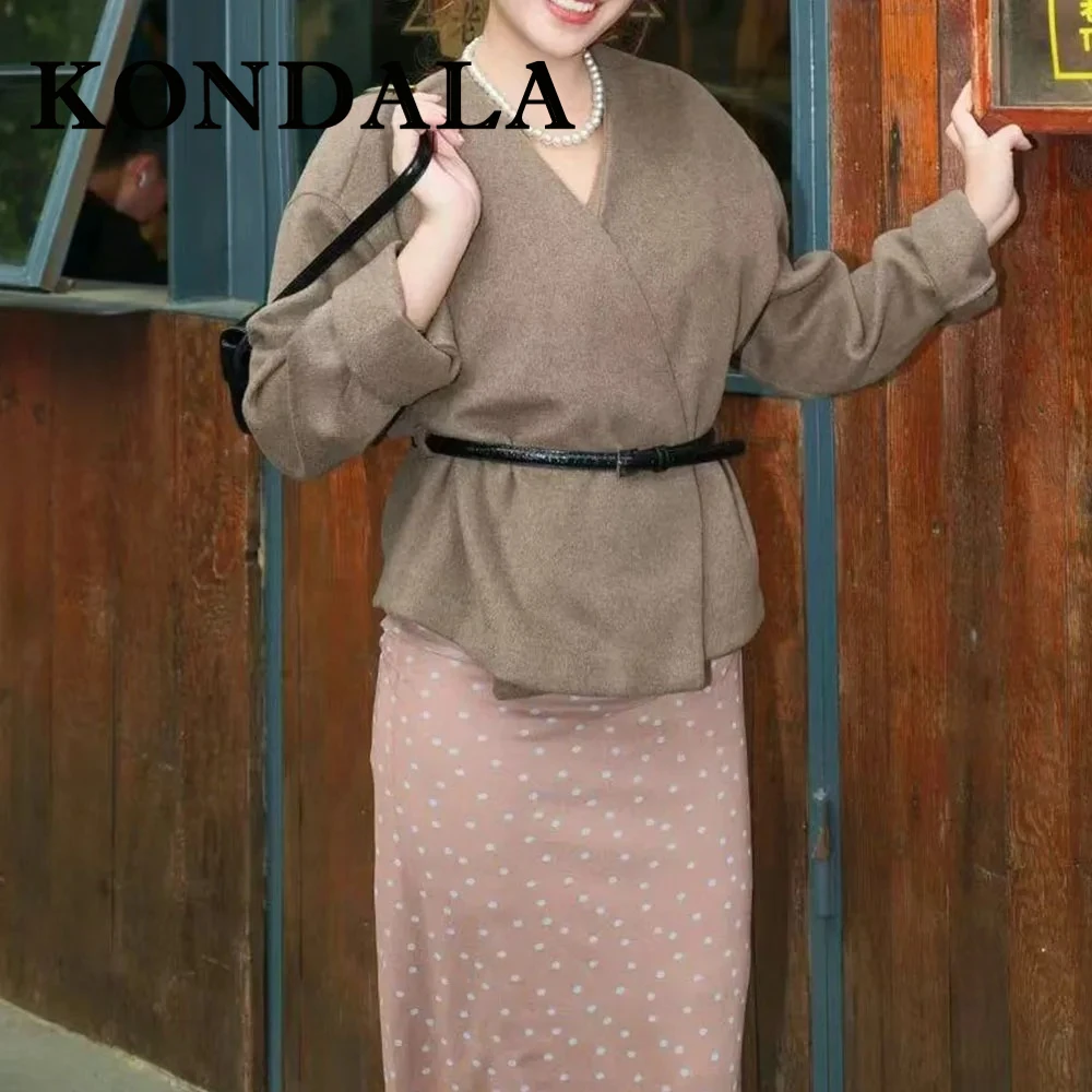 KONDALA ملابس الشارع الشهير البني للنساء ملابس خارجية موضة خريف 2025 وشاحات غير رسمية على شكل حرف v وأكمام طويلة سترة مستقيمة كلاسيكية للسيدات