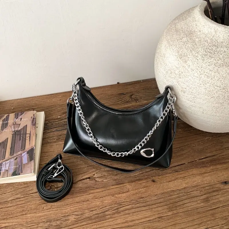 2026 New Portable French Waxed One-shoulder Bucket Diagonal Across The Armpit Female Large-capacity Bag Joker