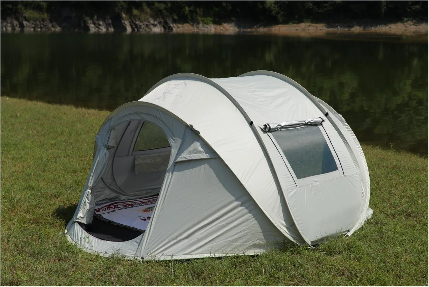 

Outdoor Oxford Four-season 3-4 Person Boat-Shaped Camping Tent Fully Automatic Quick-Opening Large Space Multi-Functional