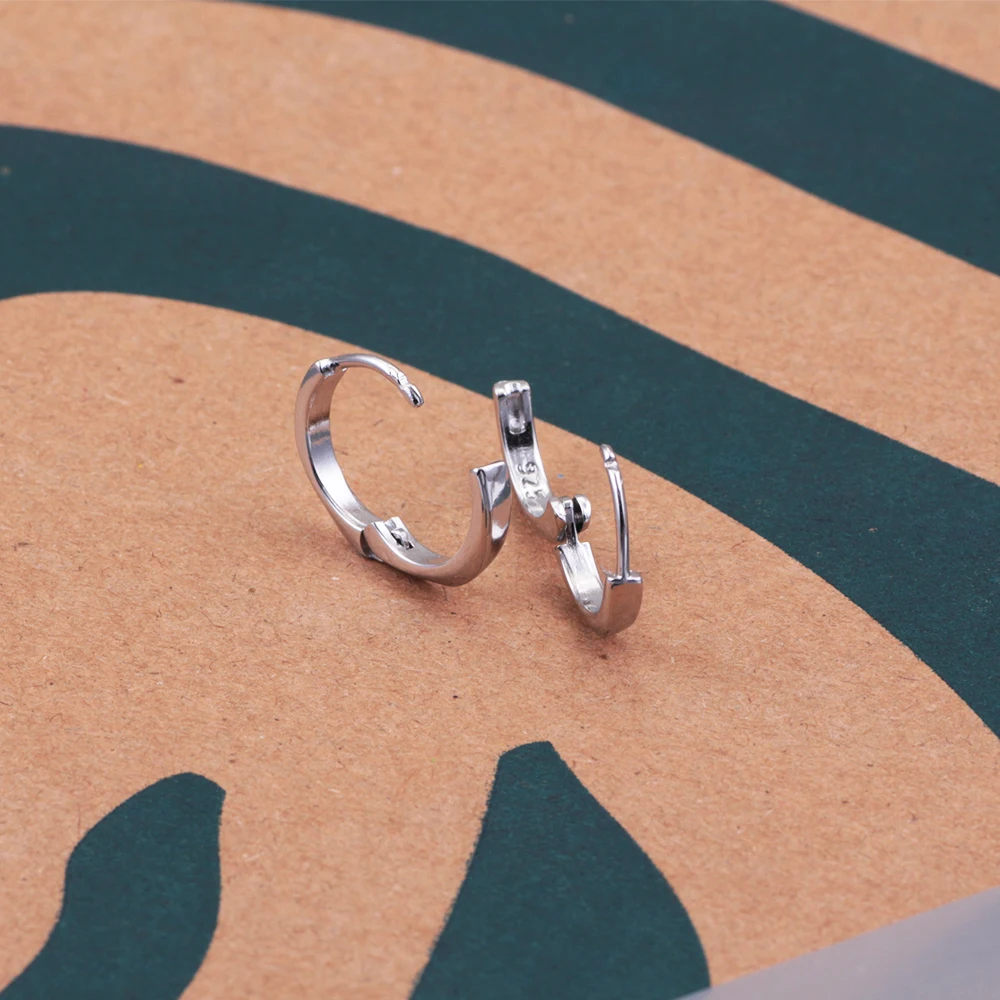 

2025 New Hot Selling 925 Pure Silver Round Shining Simple Earrings Fit For Original Simple Design Charm Women's Jewelry Gift