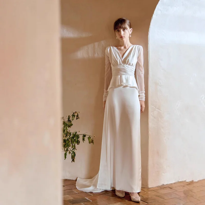 

2025New Retro French Satin Long SleeveAElegant Niche Bride Outdoor Lawn Trip Shoot Get a Certificate Light Wedding