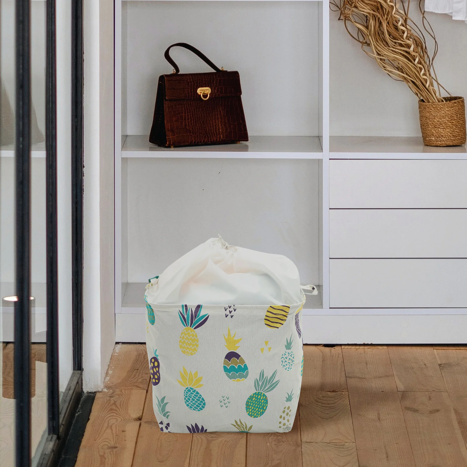 

Large Quilt Storage Bag Drawstring Closure Fine Workmanship Breathable Fabric for Clothes Blankets Organization Laundry Hamper