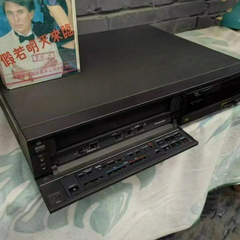 

85% new J27 vintage video recorder vintage cassette player VHS format video tape