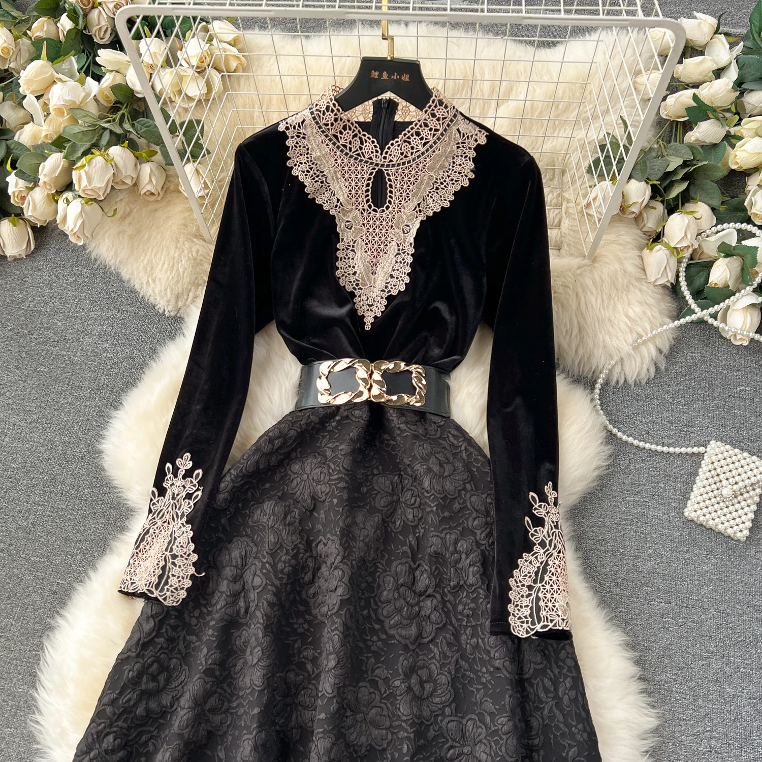 Retro Elegant Lace Patchwork Jacquard Velvet Dress A-line Long Sleeve Casual High Waist Dress Women Ceremonial Dress